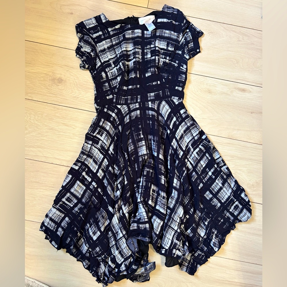 Black and white fitted flowy dress
